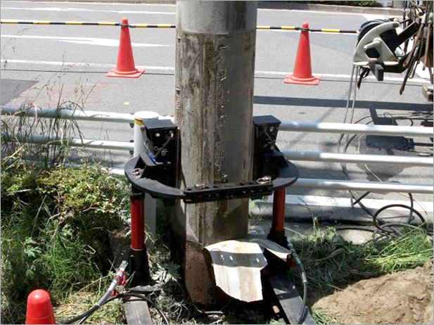 強力抜柱機の画像