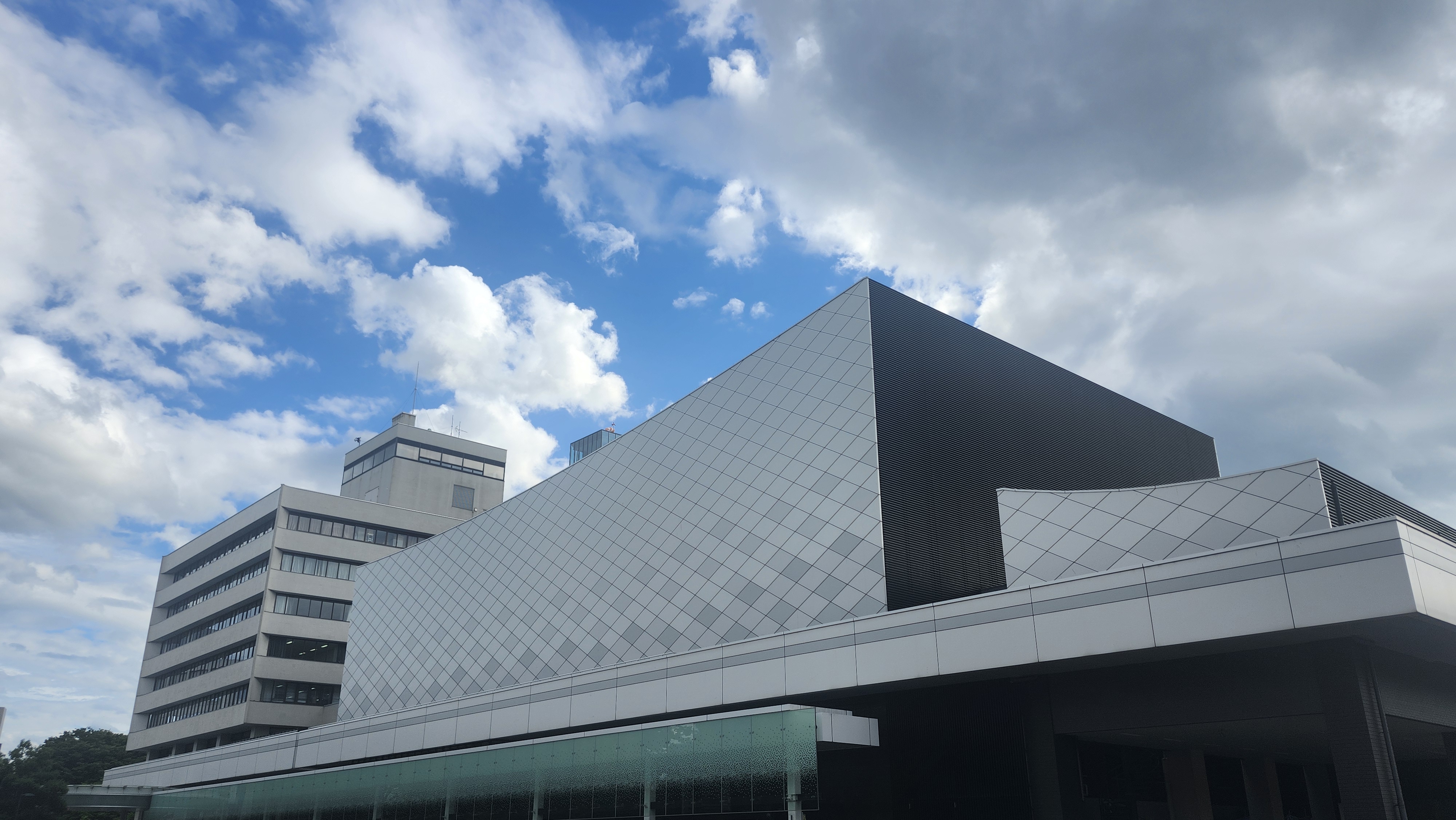 富山県民会館